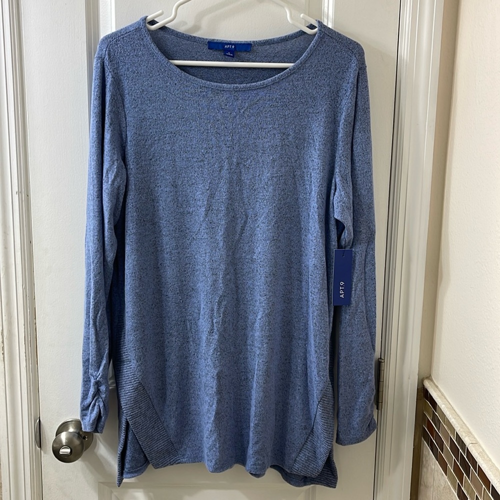 NWT Apt 9 knit sweater. Periwinkle blue heather. So, so soft. Size Large.
